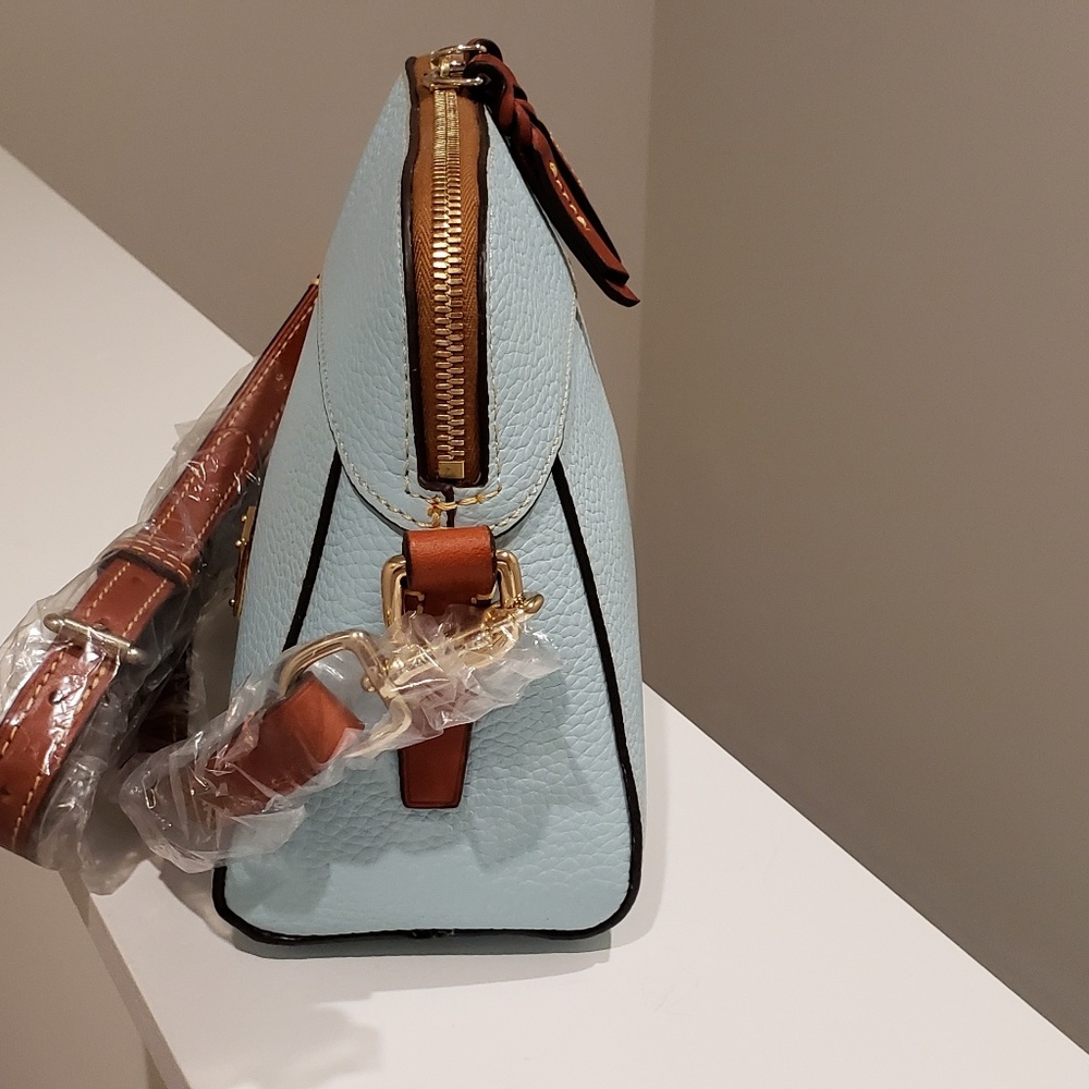 Nwt Dooney & Bourke Cameron Crossbody - Picture 3 of 8